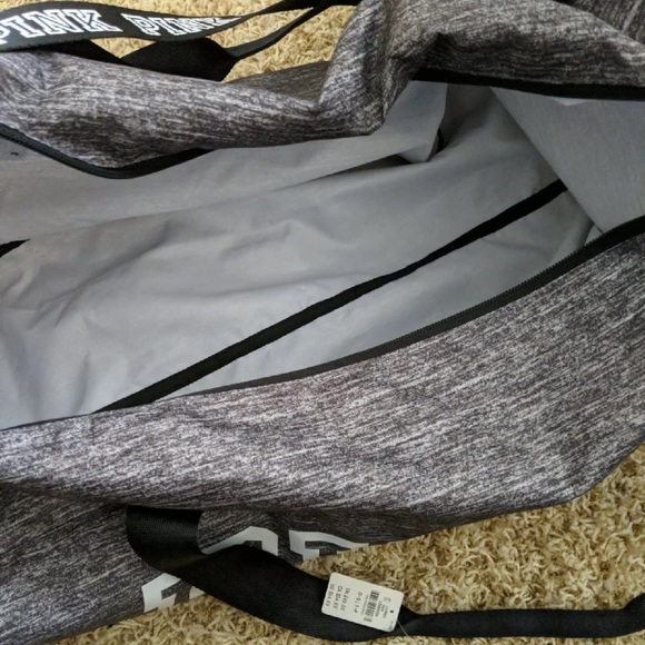 VS Pink Duffle and water bottle - Picture 6 of 7